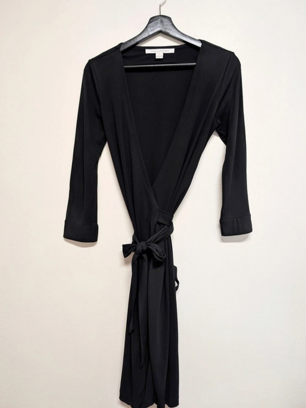 Authentic Diane von Furstenberg Julianne Black Wrap Maxi Dress Size 4